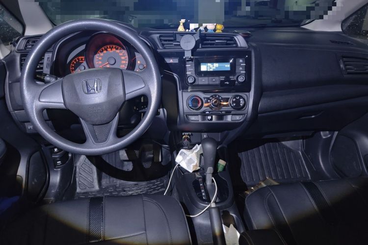 Used Honda Fit 2018 1.5L CVT Comfort Sunroof Version Center Console