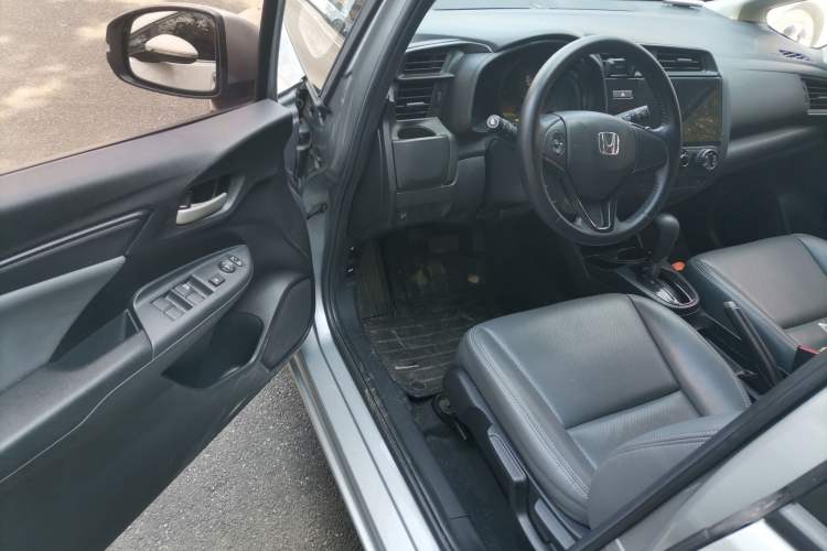 Used Honda Fit 2018 1.5L CVT Comfort Sunroof Version Driver Seat