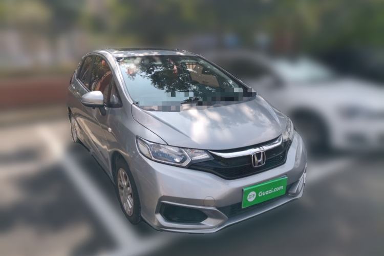 Used Honda Fit 2018 1.5L CVT Comfort Sunroof Version Front Right 45 Deg