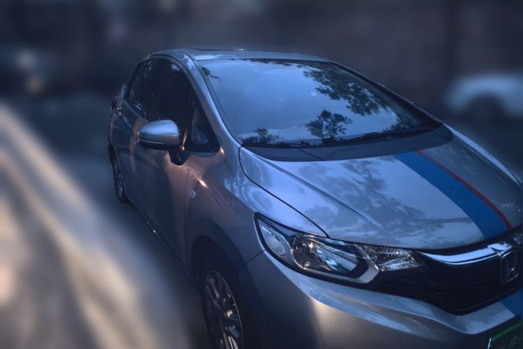 Used Honda Fit 2018 1.5L CVT Comfort Sunroof Version Front Right 45 Deg