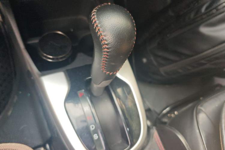 Used Honda Fit 2018 1.5L CVT Trendy Run+ Edition Gear Lever