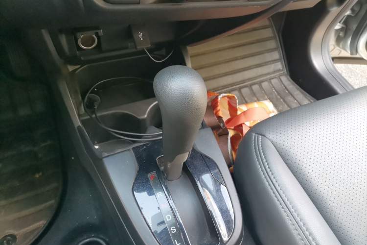 Used Honda Fit 2018 1.5L CVT Comfort Sunroof Version Gear Lever