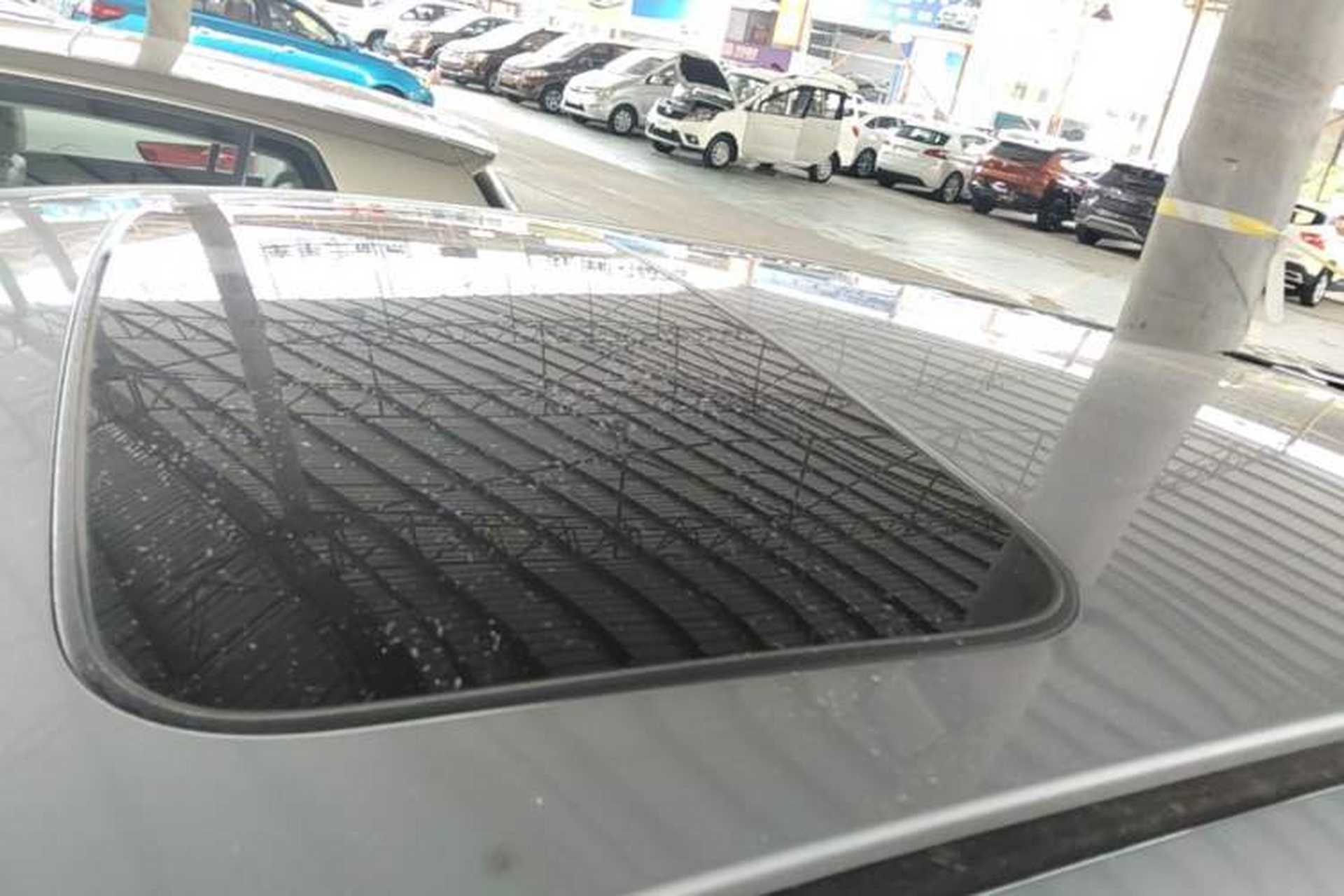 Used Honda Fit 2018 1.5L CVT Comfort Sunroof Version Roof