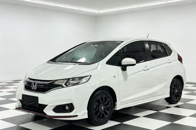Used Honda Fit 2018 1.5L CVT Trendy Sports Edition Guazi used car, China used car export, Used car for sale, Used  cars, Cheapest cars for sale
