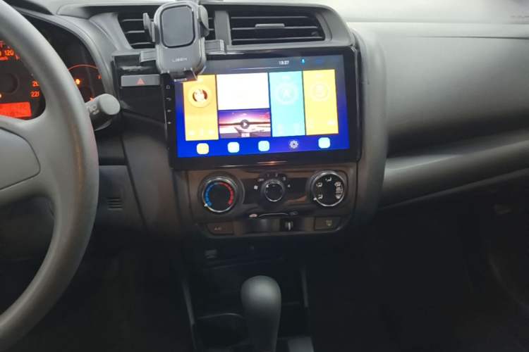 Used Honda Fit 2018 1.5L CVT Comfort Version Audio And AC Panel