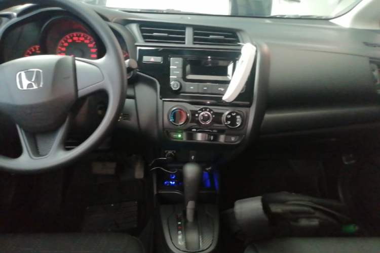 Used Honda Fit 2018 1.5L CVT Comfort Sunroof Version Audio And AC Panel
