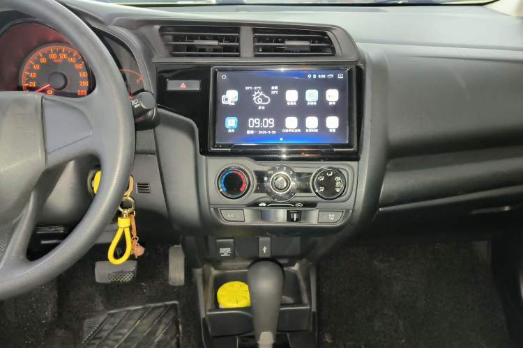 Used Honda Fit 2018 1.5L CVT Comfort Version Audio And AC Panel