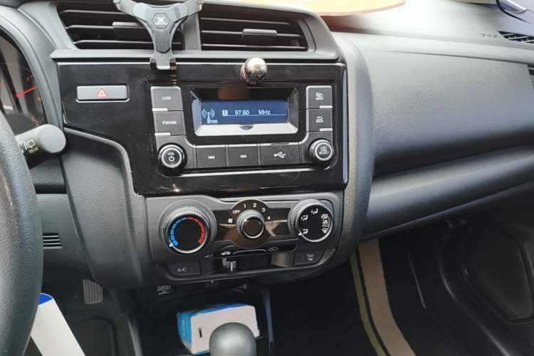 Used Honda Fit 2018 1.5L CVT Comfort Version Audio And AC Panel