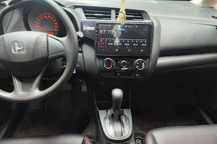 Used Honda Fit 2018 1.5L CVT Comfort Sunroof Version Audio And AC Panel