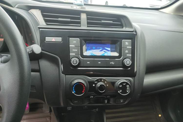 Used Honda Fit 2018 1.5L CVT Comfort Version Audio And AC Panel