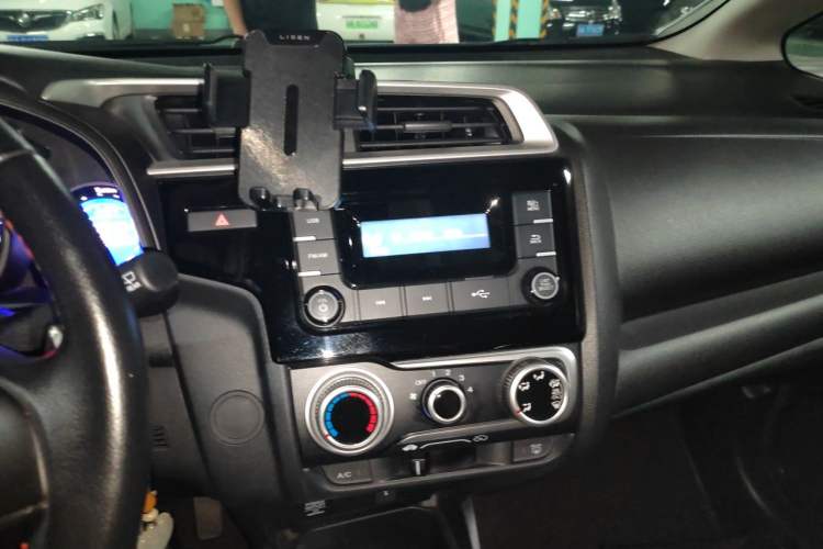 Used Honda Fit 2018 1.5L CVT Trendy Run+ Edition Audio And AC Panel