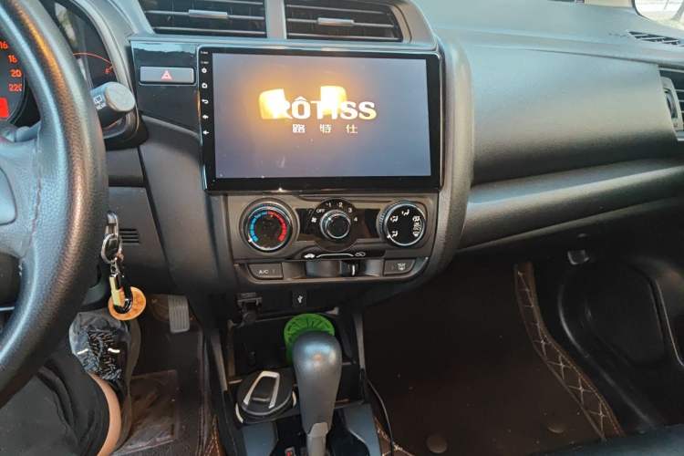Used Honda Fit 2018 1.5L CVT Comfort Sunroof Version Audio And AC Panel