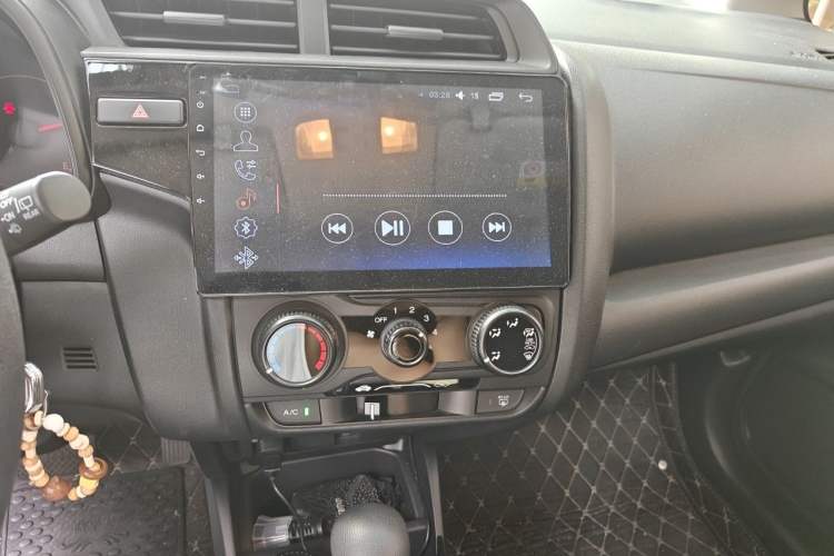 Used Honda Fit 2018 1.5L CVT Comfort Sunroof Version Audio And AC Panel