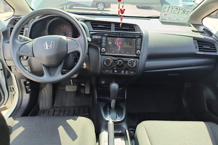 Used Honda Fit 2018 1.5L CVT Comfort Sunroof Version Audio And AC Panel