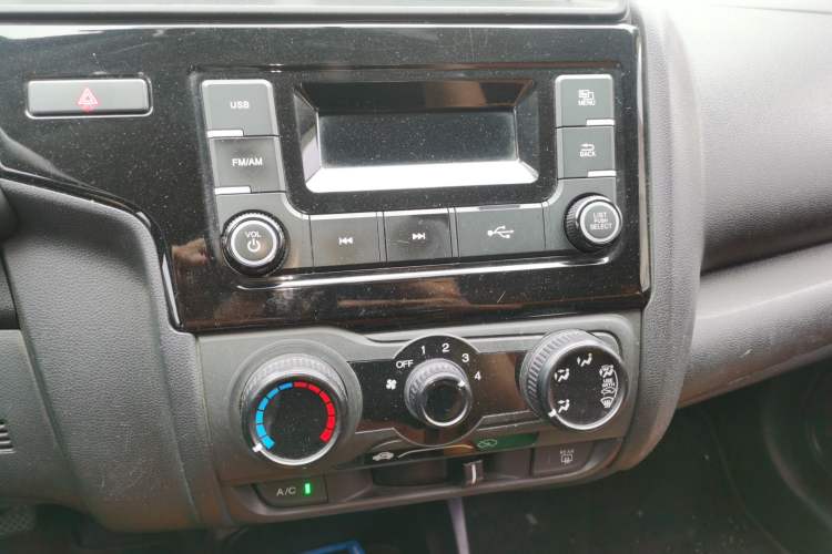 Used Honda Fit 2018 1.5L CVT Comfort Version Audio And AC Panel