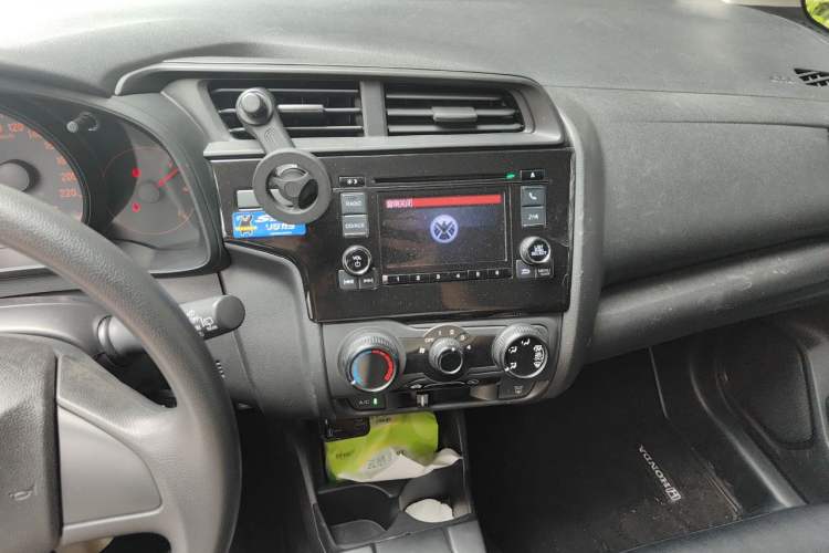 Used Honda Fit 2018 1.5L Manual Comfort Version Audio And AC Panel