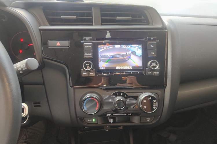 Used Honda Fit 2018 1.5L CVT Comfort Version Audio And AC Panel