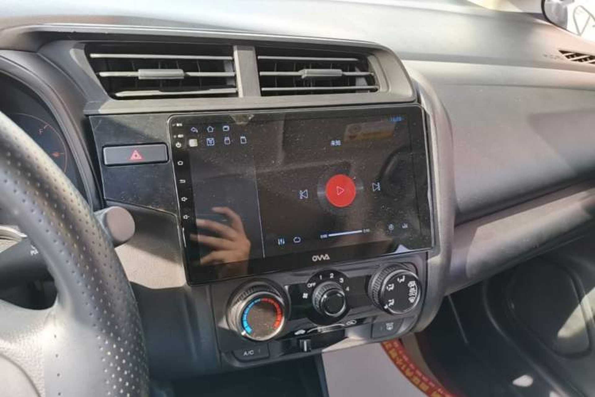 Used Honda Fit 2018 1.5L CVT Comfort Sunroof Version Audio And AC Panel