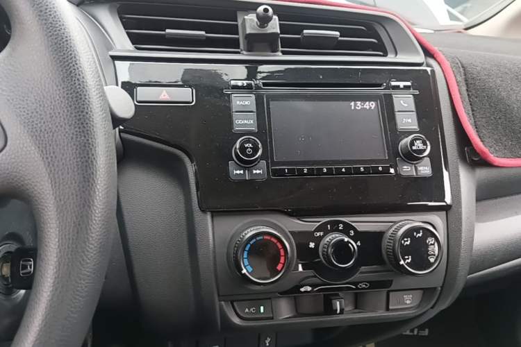 Used Honda Fit 2018 1.5L CVT Comfort Sunroof Version Audio And AC Panel