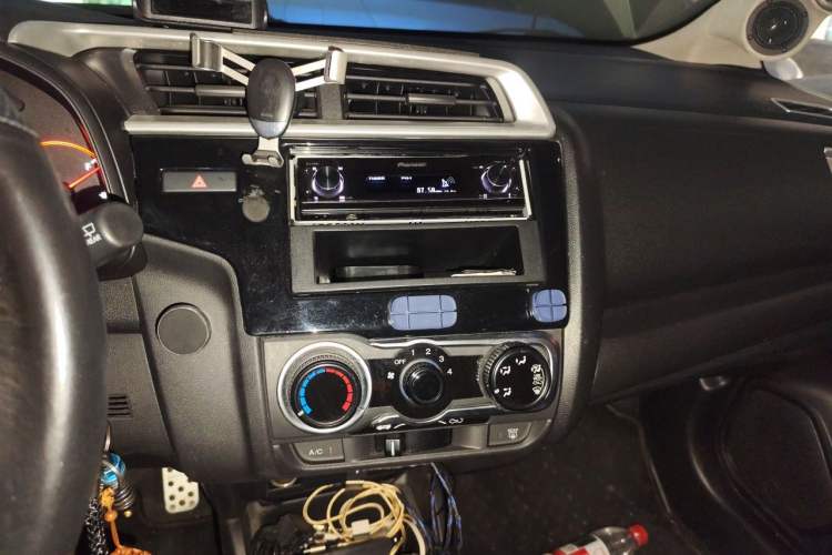 Used Honda Fit 2018 1.5L Manual Comfort Version Audio And AC Panel