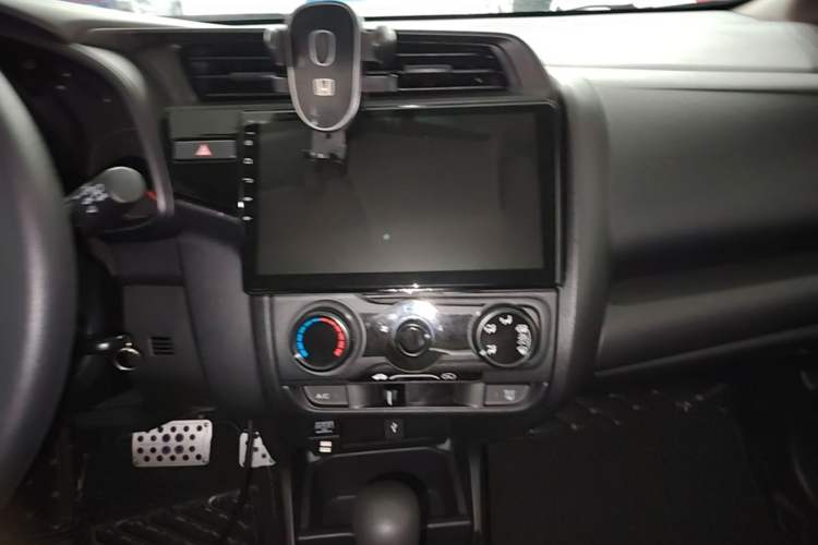 Used Honda Fit 2018 1.5L CVT Comfort Version Audio And AC Panel