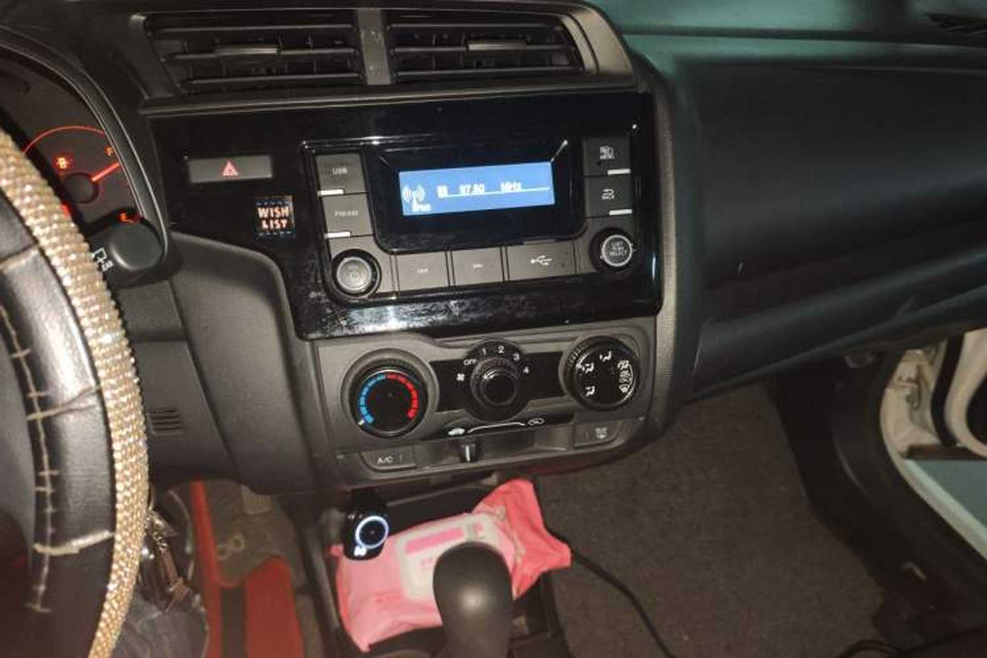 Used Honda Fit 2018 1.5L CVT Comfort Version Audio And AC Panel