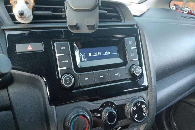 Used Honda Fit 2018 1.5L CVT Comfort Sunroof Version Audio And AC Panel