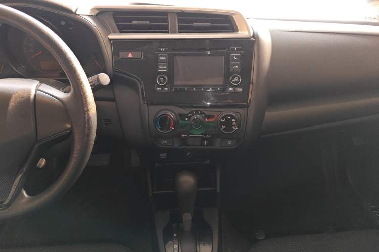 Used Honda Fit 2018 1.5L CVT Comfort Sunroof Version Audio And AC Panel