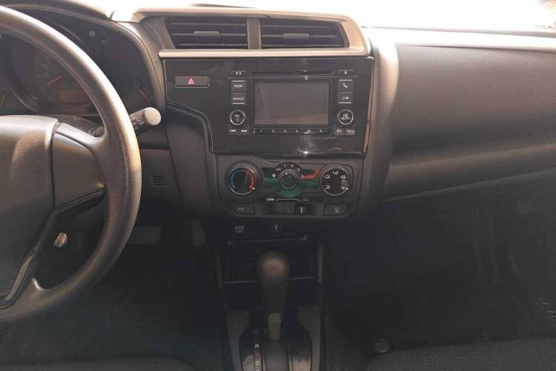 Used Honda Fit 2018 1.5L CVT Comfort Sunroof Version Audio And AC Panel