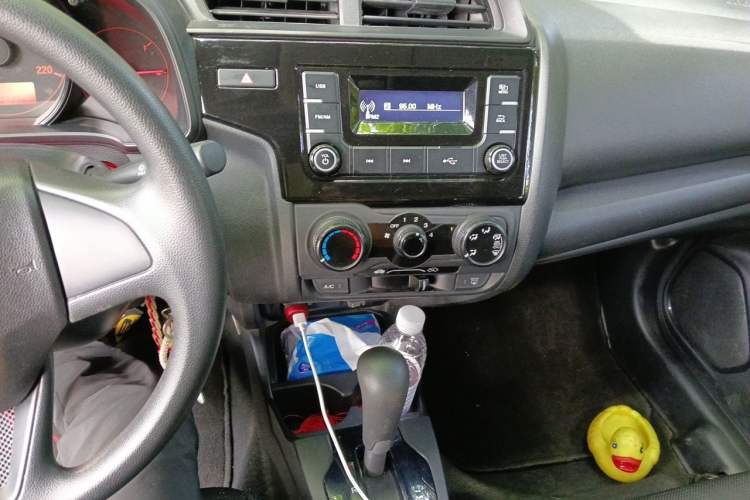 Used Honda Fit 2018 1.5L CVT Comfort Sunroof Version Audio And AC Panel
