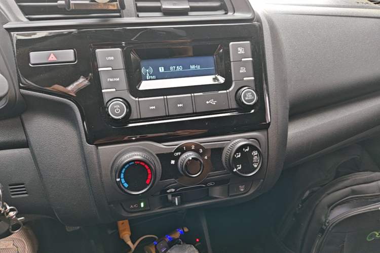 Used Honda Fit 2018 1.5L CVT Comfort Version Audio And AC Panel