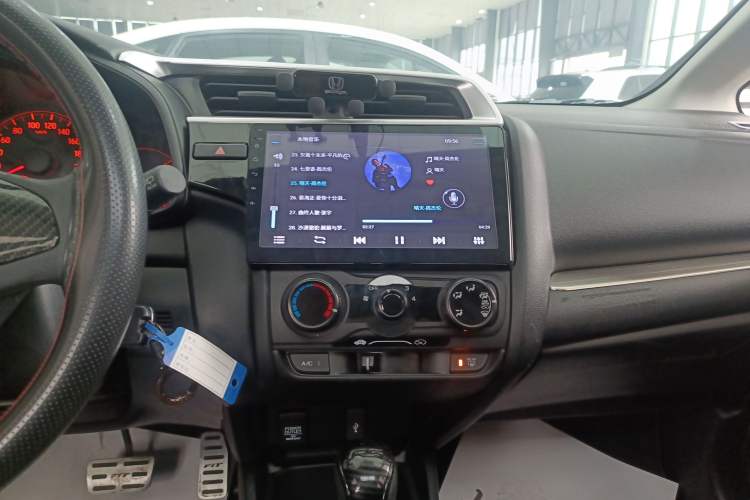 Used Honda Fit 2018 1.5L CVT Comfort Sunroof Version Audio And AC Panel