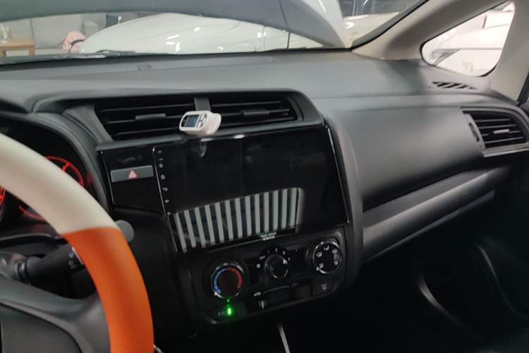 Used Honda Fit 2018 1.5L CVT Comfort Sunroof Version Audio And AC Panel