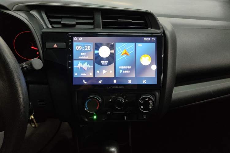 Used Honda Fit 2018 1.5L CVT Comfort Sunroof Version Audio And AC Panel