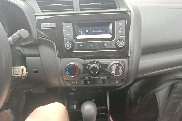 Used Honda Fit 2018 1.5L CVT Comfort Version Audio And AC Panel