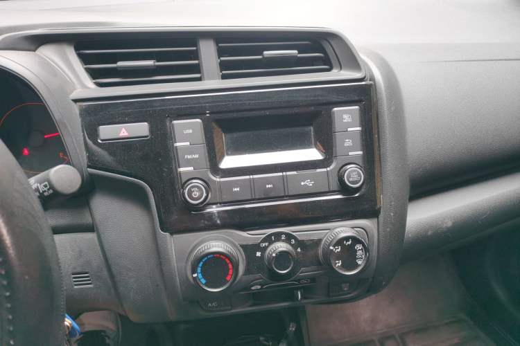 Used Honda Fit 2018 1.5L CVT Comfort Version Audio And AC Panel
