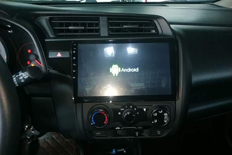 Used Honda Fit 2018 1.5L CVT Comfort Sunroof Version Audio And AC Panel
