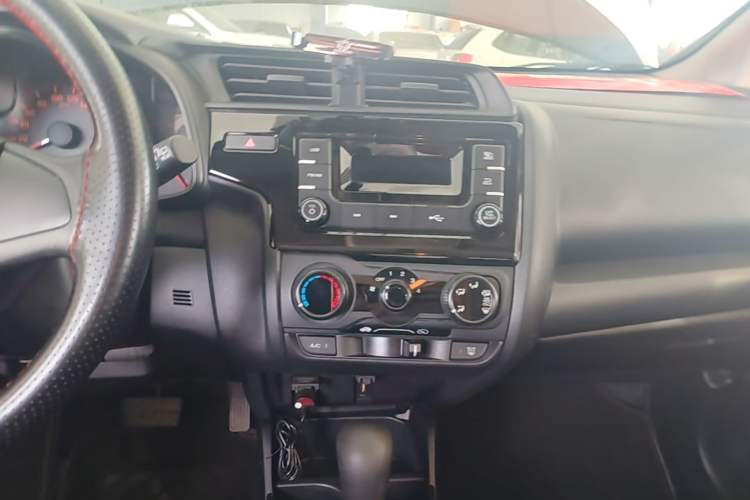 Used Honda Fit 2018 1.5L CVT Comfort Sunroof Version Audio And AC Panel