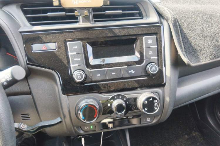 Used Honda Fit 2018 1.5L Manual Comfort Version Audio And AC Panel