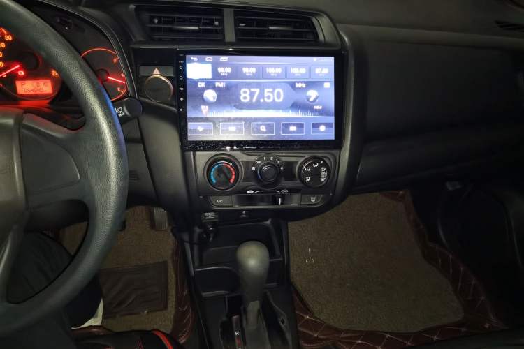 Used Honda Fit 2018 1.5L CVT Comfort Version Audio And AC Panel