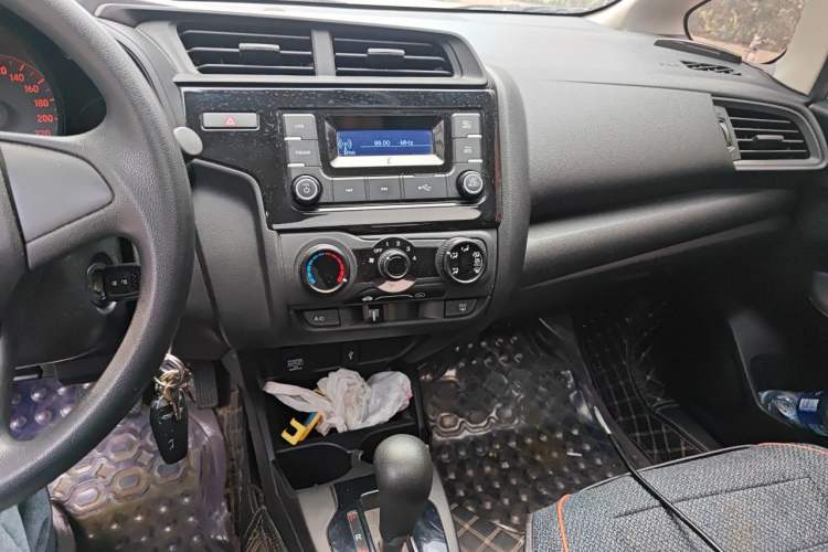 Used Honda Fit 2018 1.5L CVT Comfort Sunroof Version Audio And AC Panel