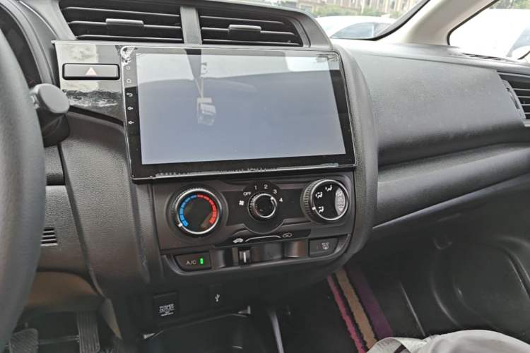 Used Honda Fit 2018 1.5L Manual Comfort Version Audio And AC Panel