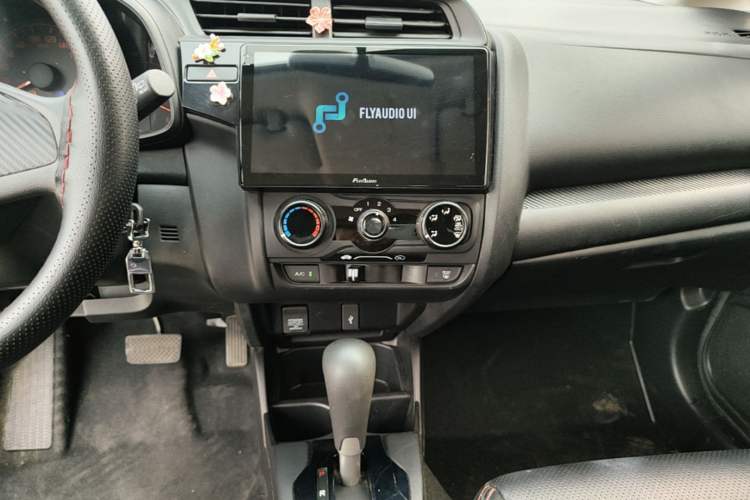 Used Honda Fit 2018 1.5L CVT Comfort Version Audio And AC Panel