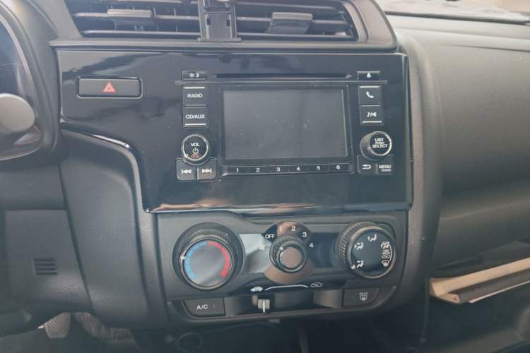 Used Honda Fit 2018 1.5L Manual Comfort Version Audio And AC Panel