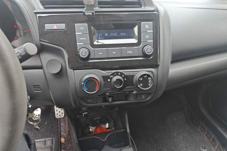 Used Honda Fit 2018 1.5L Manual Comfort Version Audio And AC Panel