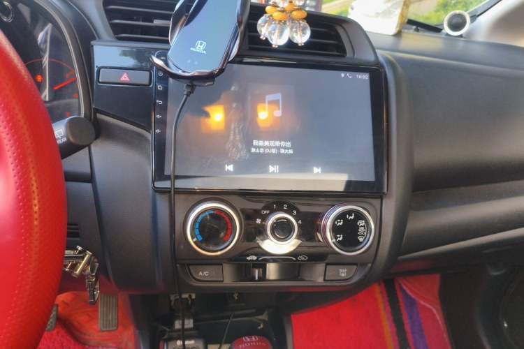 Used Honda Fit 2018 1.5L CVT Comfort Sunroof Version Audio And AC Panel