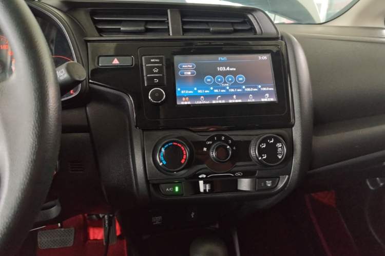 Used Honda Fit 2018 1.5L CVT Comfort Sunroof Version Audio And AC Panel