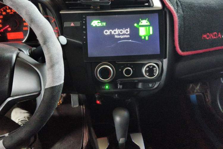 Used Honda Fit 2018 1.5L CVT Trendy Sports Edition Audio And AC Panel