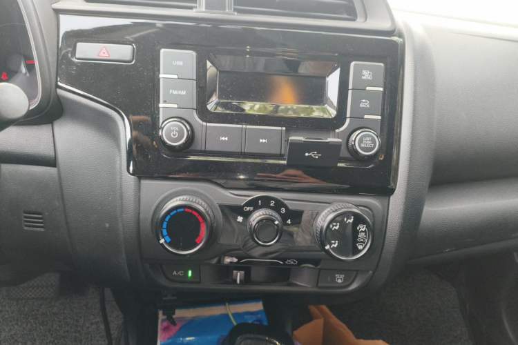 Used Honda Fit 2018 1.5L CVT Comfort Version Audio And AC Panel