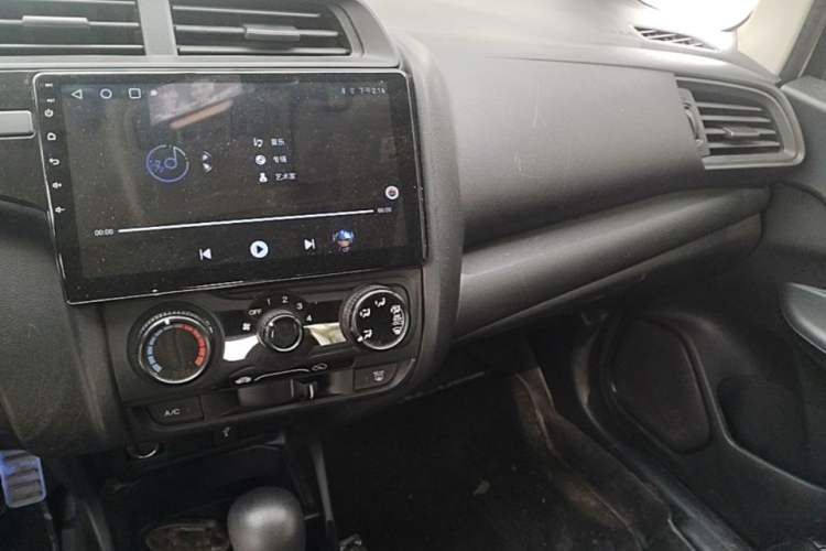 Used Honda Fit 2018 1.5L CVT Comfort Sunroof Version Audio And AC Panel